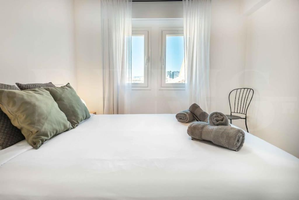 Modern Apartment Next To The Cervantes Theatre By Rems Málaga Exteriör bild