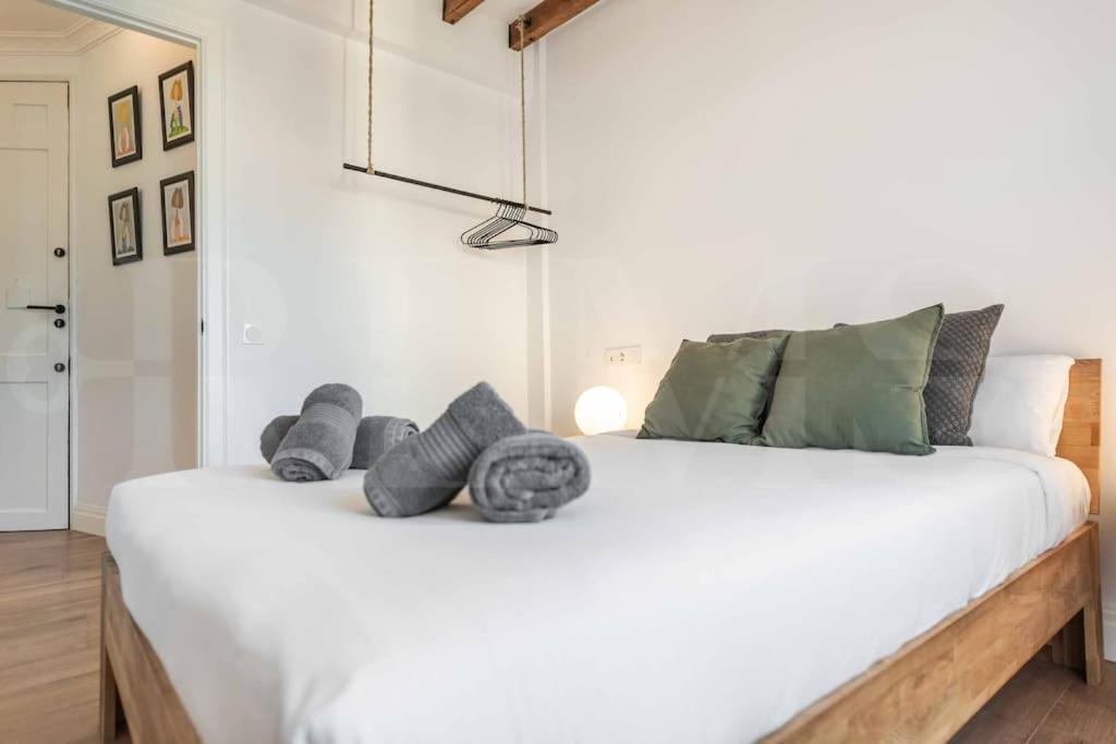 Modern Apartment Next To The Cervantes Theatre By Rems Málaga Exteriör bild